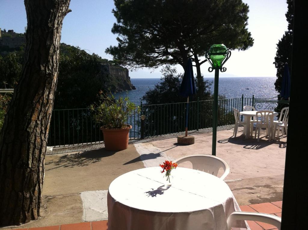 Hotel Villa Antonio Ischia Room photo